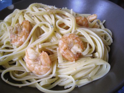 Linguine aux crevettes, piment, citron et aromates