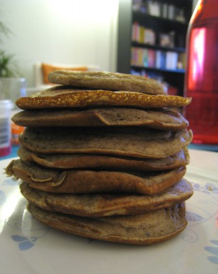 Une belle pile de blinis au sarrasin Marlette